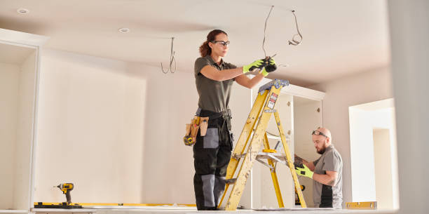 Best Commercial Electrician Services  in Cedar Rapids, IA